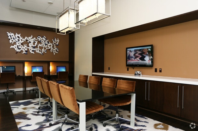 Business Center - The Millennium