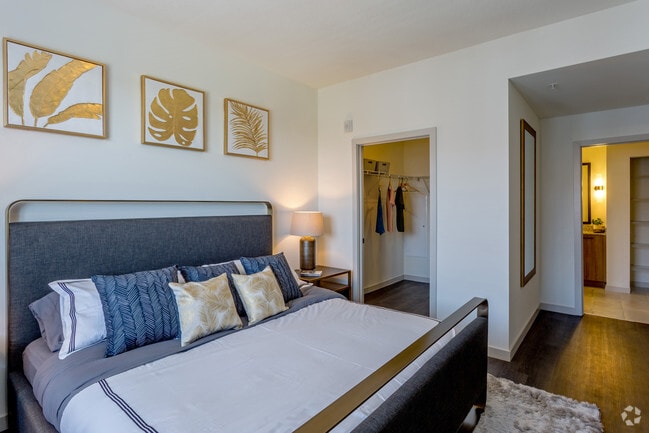 2HAB, 2BA - B4 - Azola West Palm Beach