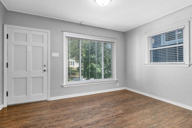 Photo - Chic French-ish Town-Cottage Unidad 7068 - 888