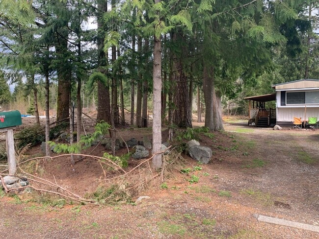 Building Photo - Charming 2 Bedroom in the Mountains!