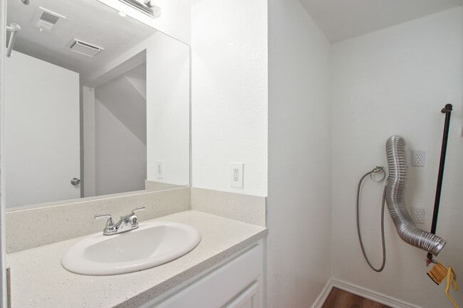Photo - Available now! 2 Story 2/2.5 Condominium for Lease in Rancho Cucamonga! Unit 100