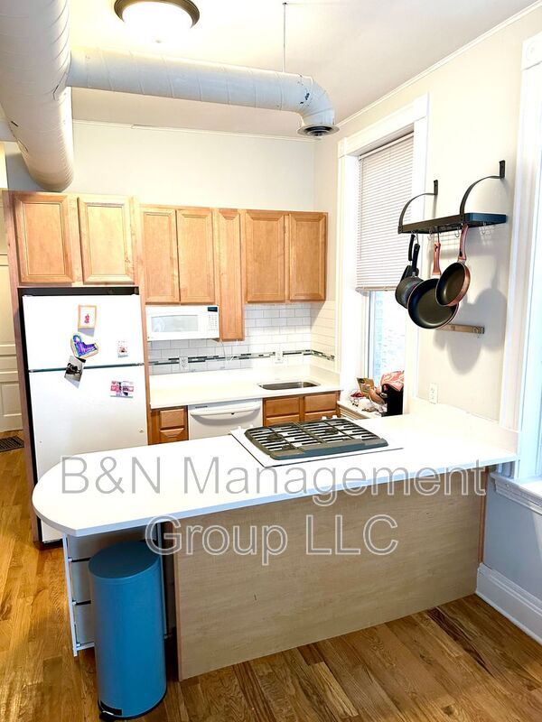 Photo - 2337 N Janssen Ave Unit 2F