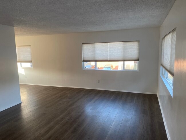 Sala de estar - 6716 Pollard St