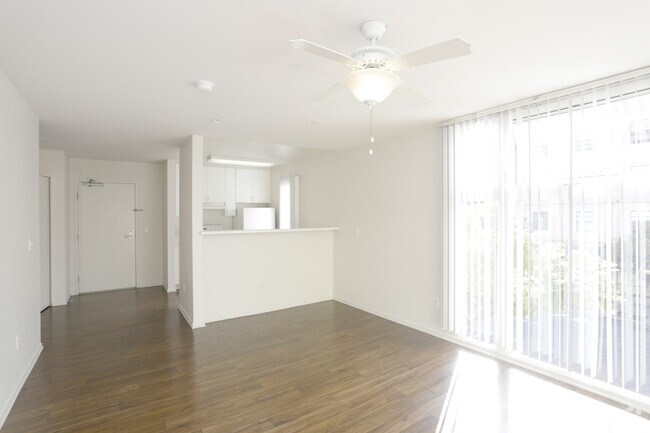 1 BR, 1 BA - 606 SF - 900 F Street