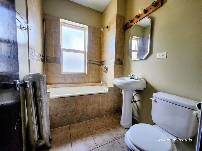 Photo - 5467 W Augusta Blvd Unit 2