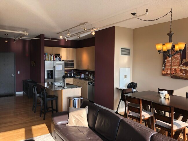 Photo - 737 W Washington Blvd Unidad 610