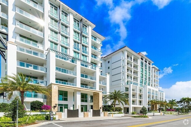 Building Photo - 495 E Royal Palm Rd Unit 402 Rental