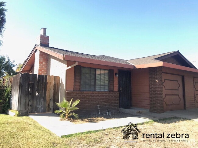 Building Photo - Merced: $1575 2 bedroom 1 bath with a garage Rental
