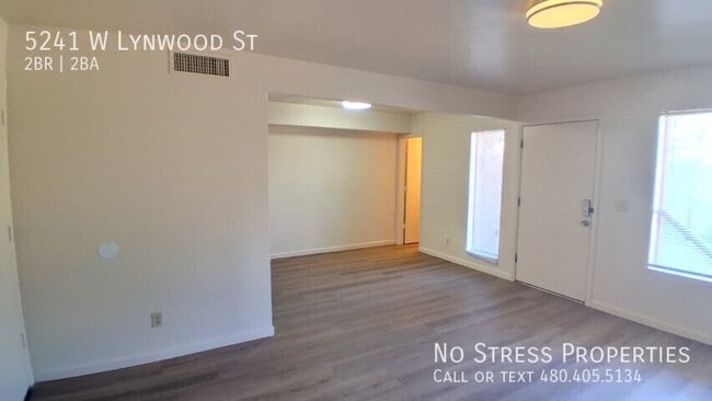 Photo - 5241 W Lynwood St