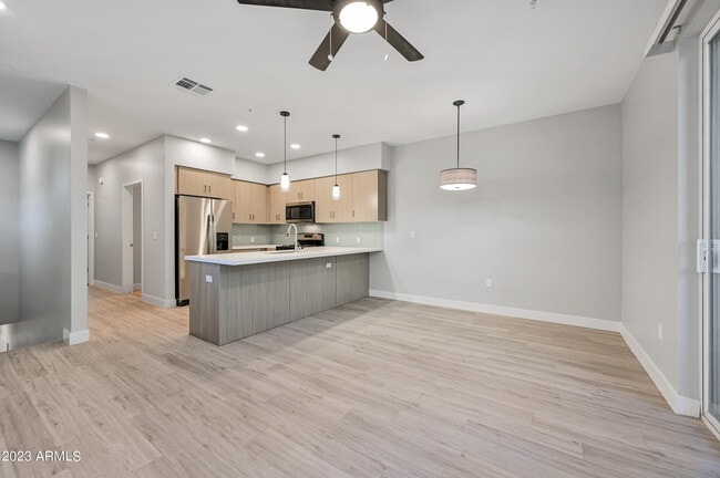 Photo - 1023 W 5th St Unit 1011