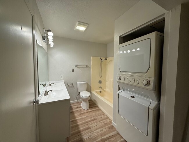 Photo - 2402 Sunny Slope Dr