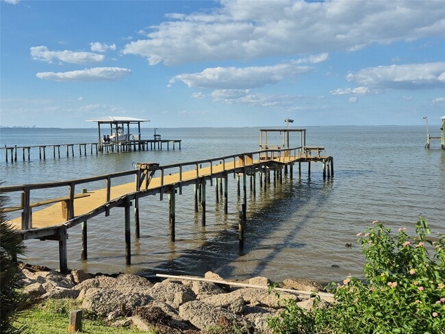 Photo - 402 1/2 Avenue A