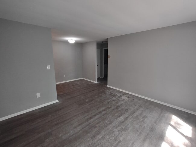 Photo - Creekside Apartments