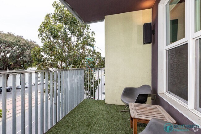 Building Photo - Bayview: Bi-Level 3 Bed 3 Bath w/ Parking,... Unit 5900 Third St. #2216 Rental