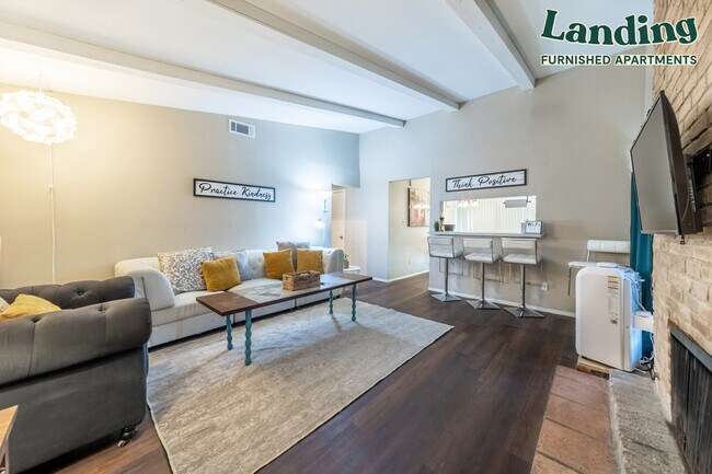 Photo - 300 W William Cannon Dr Unidad A.1315020