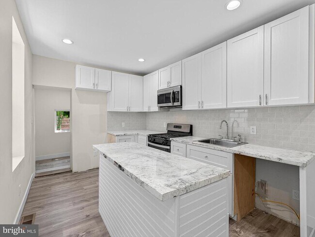 Photo - 3020 Euclid Ave