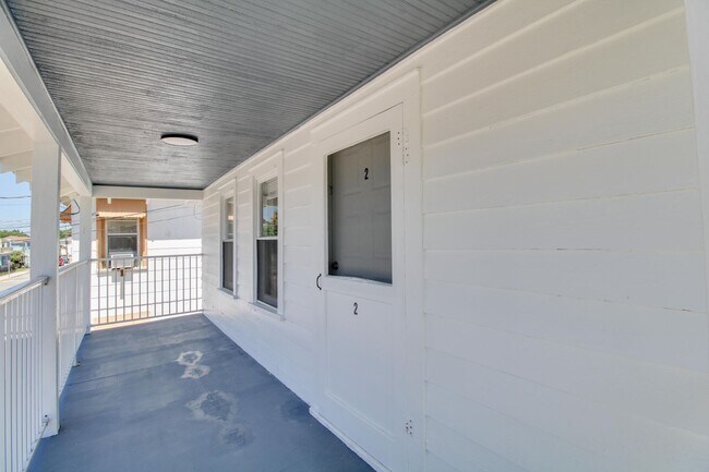 Photo - 236 N Oleander Ave