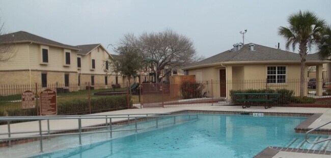 Building Photo - 10702 I-37 Unit #10702