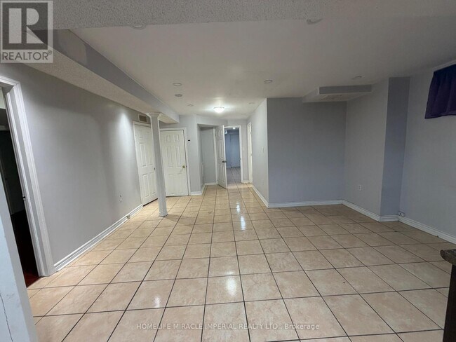 Photo - 2 Attview Crescent