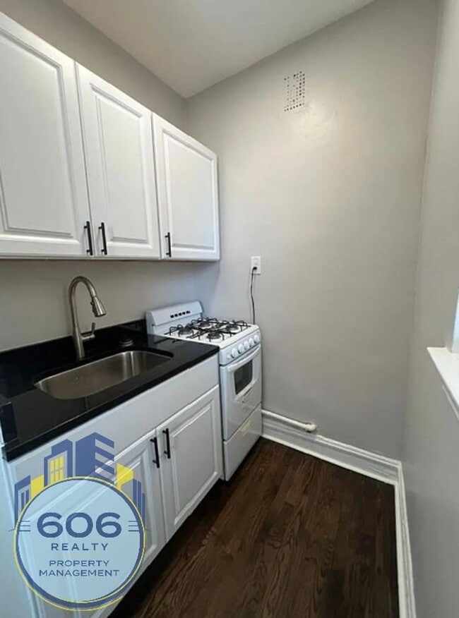 Photo - 6912 N Ashland Ave Unit 106