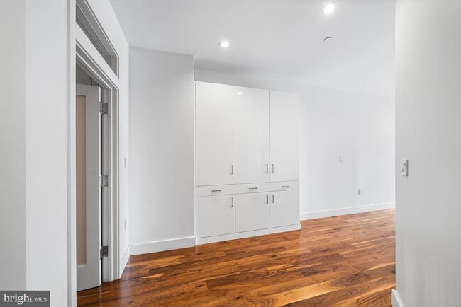 621 S 24th St Unit 208