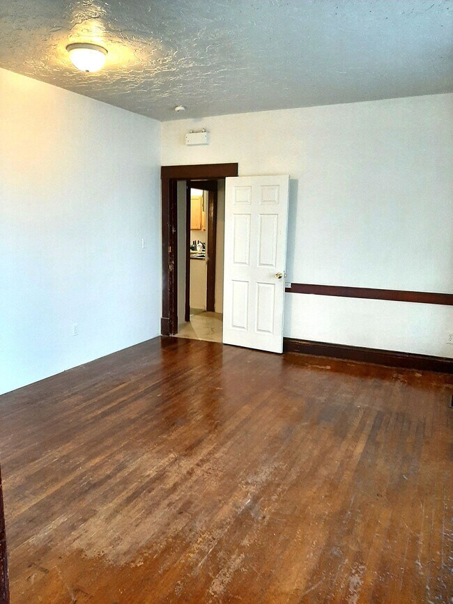 Photo - (1614 8th Ave)