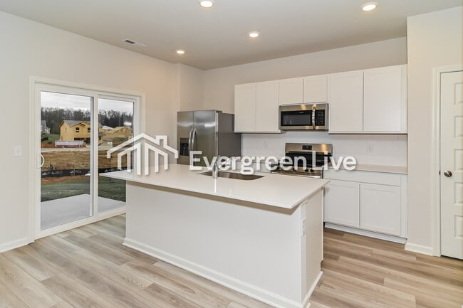 Photo - 907 Moray Ln