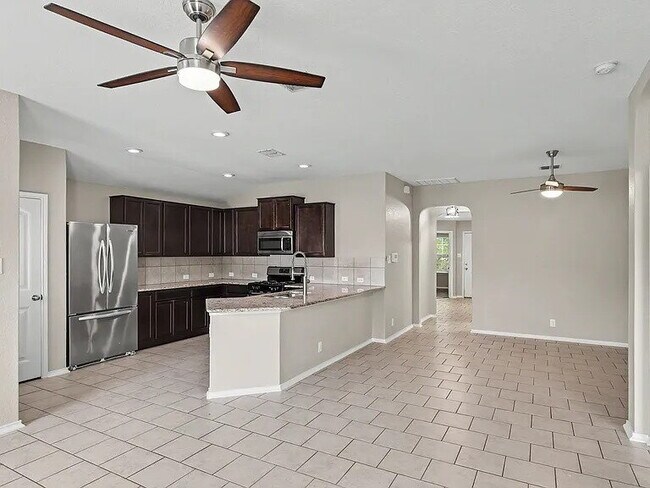 Photo - 139 Kildeer Creek