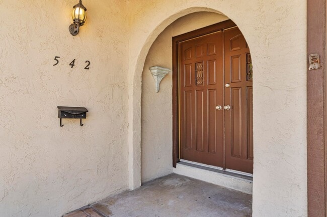 542 Alberta Ave