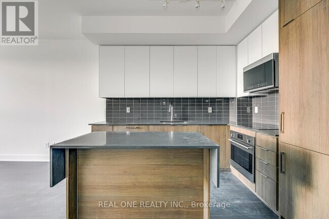 Photo - 2489 Taunton Rd Unit 911