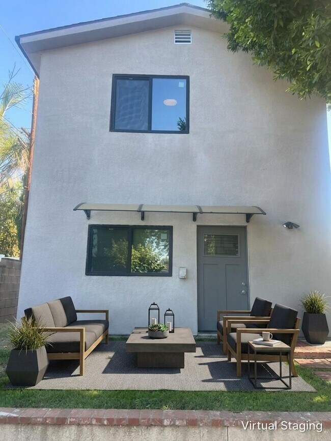 11303 Paso Robles Ave