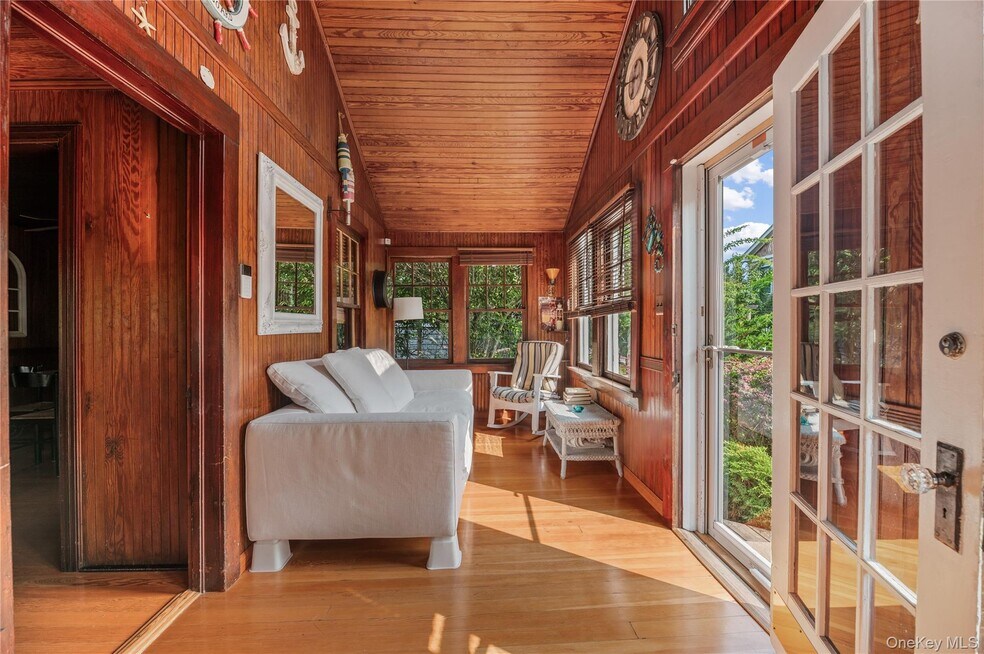 40 Bungalow Ln