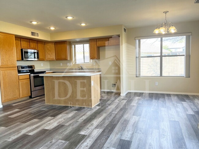 Photo - 2207 S Peppertree Ct