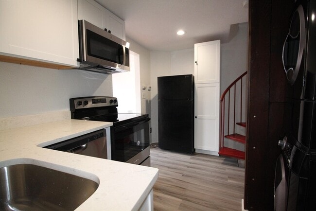 Photo - 16 Middlesex St Unit 11