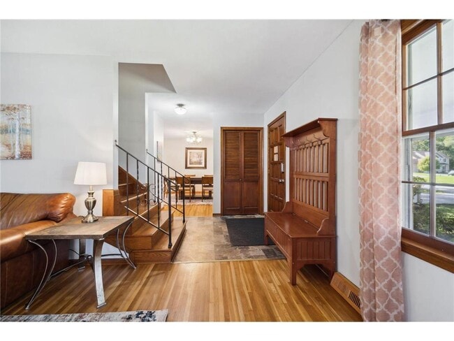 Photo - 10527 Morgan Ave S