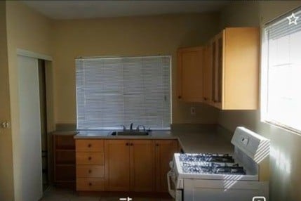 Building Photo - 19601 Friar St Unit 0