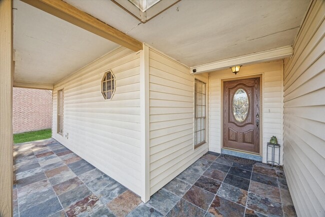 Photo - 1119 Downing Cir