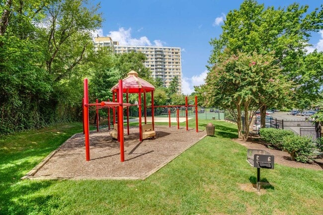 Photo - Excelsior Tower