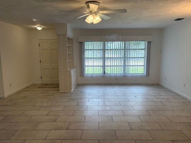 living/dining 19x23 - 690 Avenue C SE Unit 690