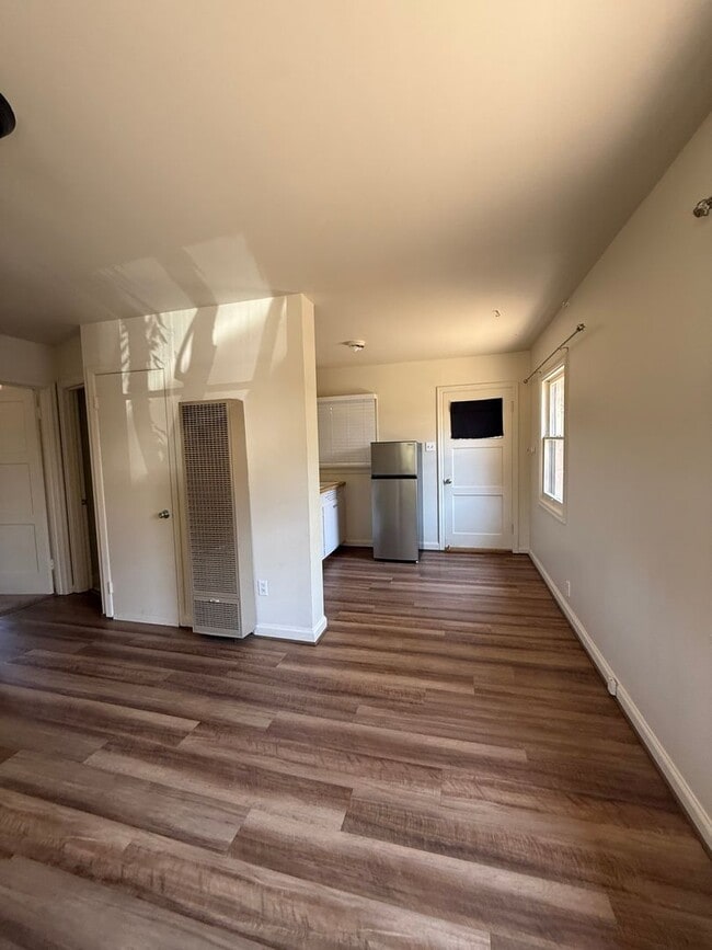 Photo - 577 Curtin Ln