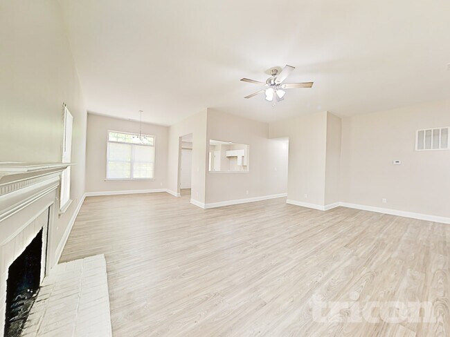 Photo - 1725 Josie St