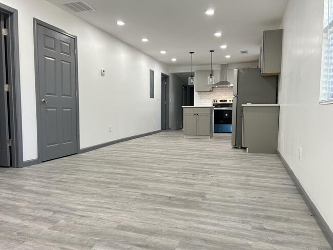 Photo - 1477 Olive St SW