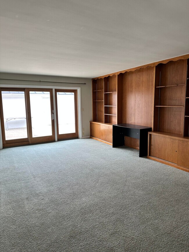 living room - 52 N Main St Unidad 1