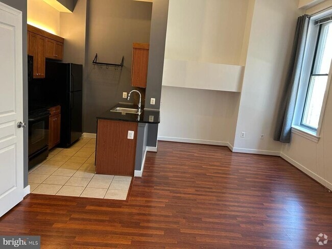Building Photo - 616 E St NW Unit 217 Rental
