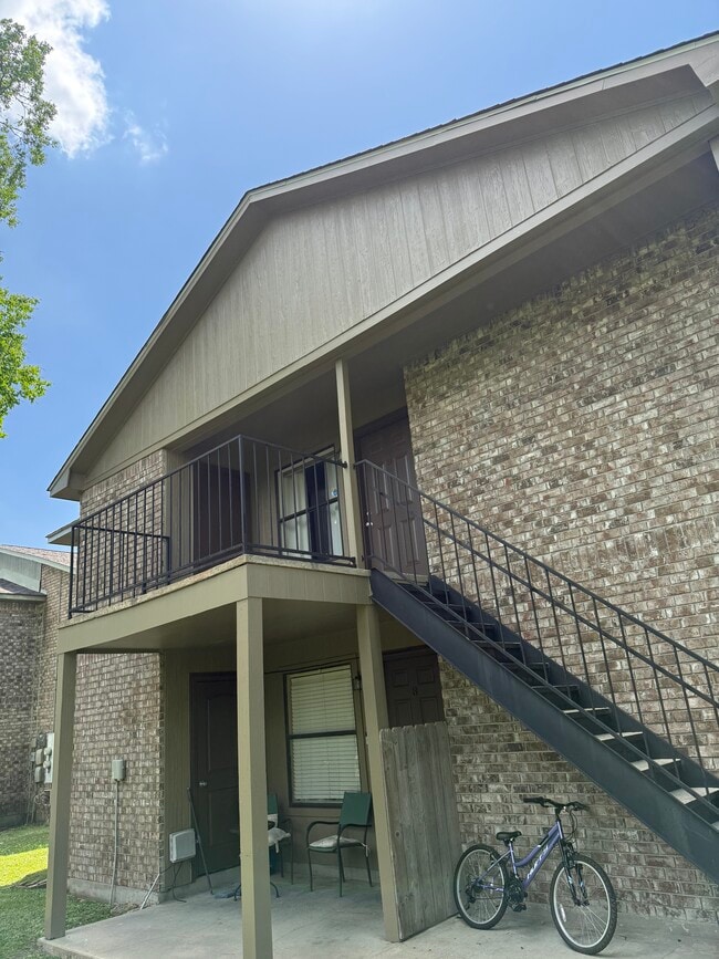 Building Photo - 863 Hammond Manor Dr Unit 863 Hammond Manor Drive Apt D