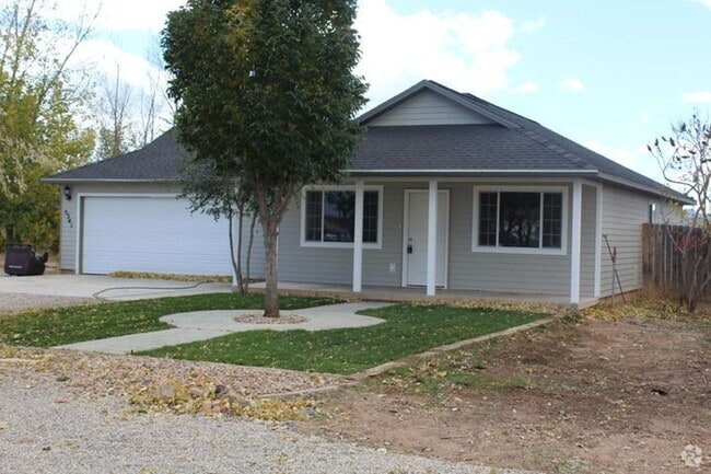 Building Photo - Single Family, Single Level Home - Mid-Val...