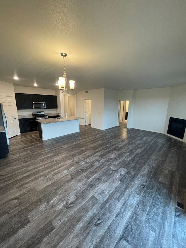 Photo - 3 Bed 2 Bath House in Windsor!