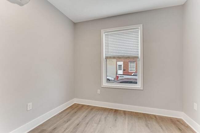 Photo - 304 E Ontario St