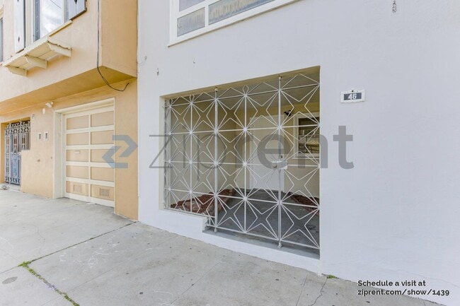 Photo - 46 Calgary St