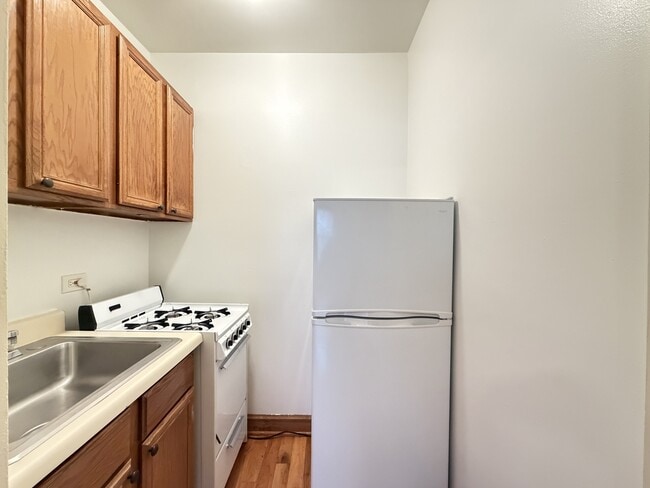 601 W Wellington Ave Unit J08W
